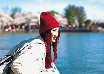 陈赫前妻笑对生活 感慨“世界这么美”(图)”