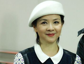 87版《红楼梦》薛宝琴近照 63岁白肌明眸”