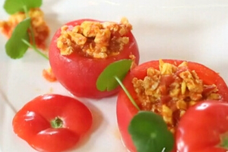 《回家吃饭》:创意甜点番茄鸡蛋吃起来”