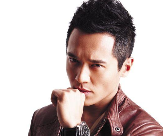 高云翔吻肿黄圣依:爱到最深处就是狠(图)”