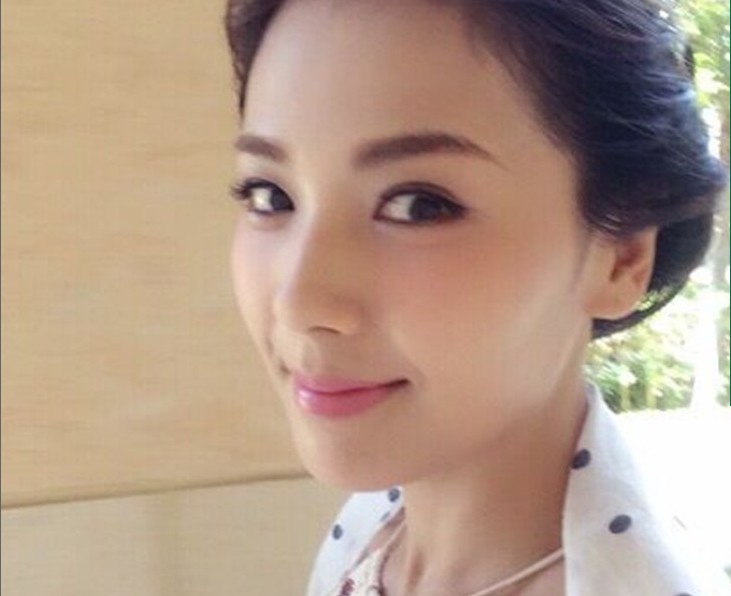 刘涛出道15载感恩粉丝 网友点赞女神美丽如初”