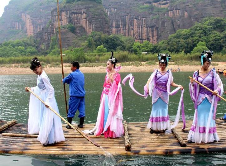 ����ɽ������ʵ�桰���ڡ�  ������װ����Ѳ�Ρ�