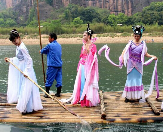 ����ɽ������ʵ�桰���ڡ�  ������װ����Ѳ�Ρ�