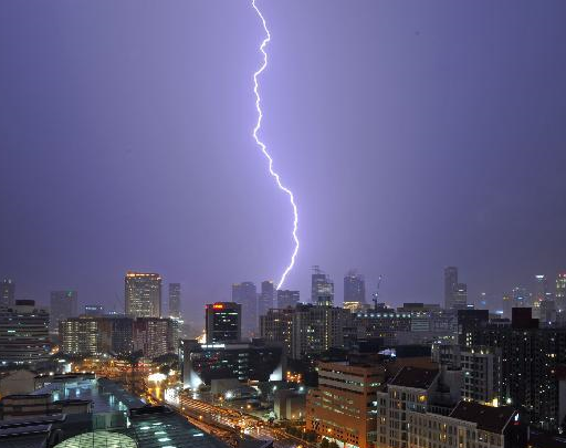 新加坡进入雷雨多发季节”
