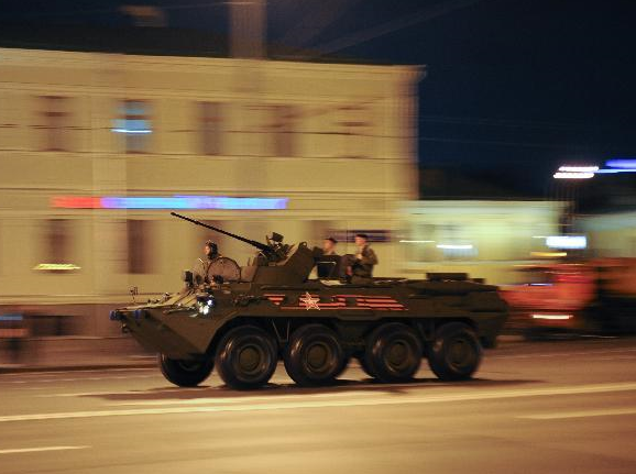 红场胜利日阅兵举行彩排”