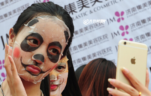 济南举办发呆大赛 95后“小鲜肉”夺冠”