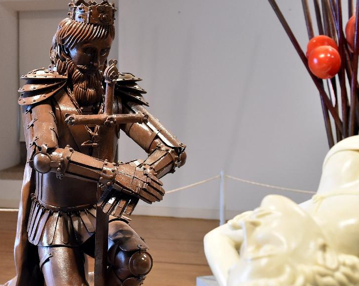 领略巧克力雕塑的别样风情”