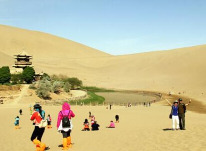 �ػ͡���һ��С���ٽӴ��ο���4���ˡ�