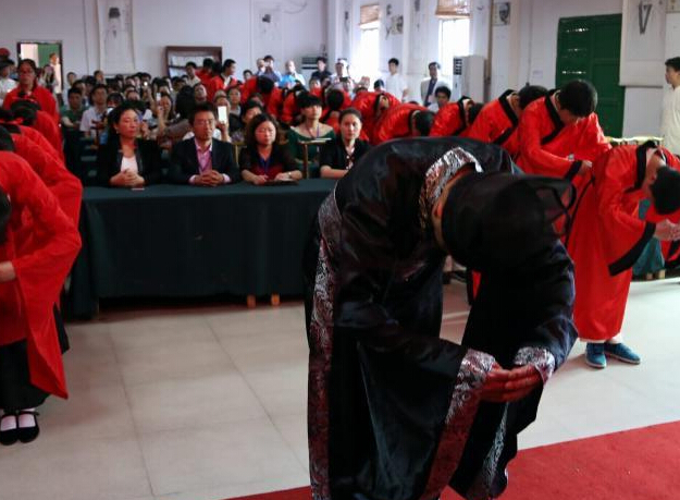 ����ǧ�����Ժ���д�ͳ������ �ҳ��ж����ᡱ