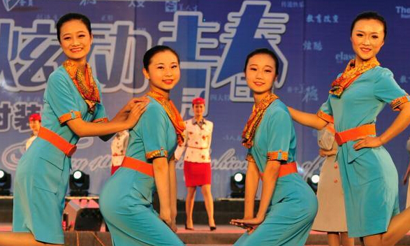 �Ĵ����Ϻ���ְҵѧԺ�ٰ�����ʱװ�㡱