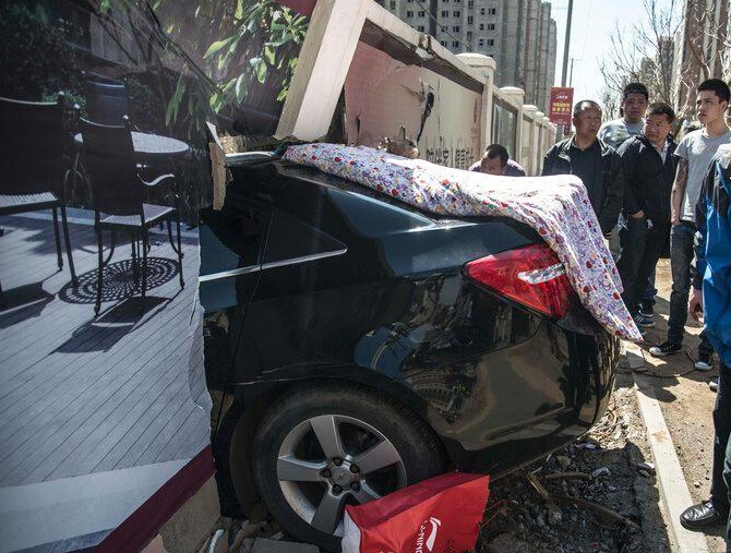 ����Ů˾��������ǽ�� ��Ԯ��Ա��ǽ�Ƴ���