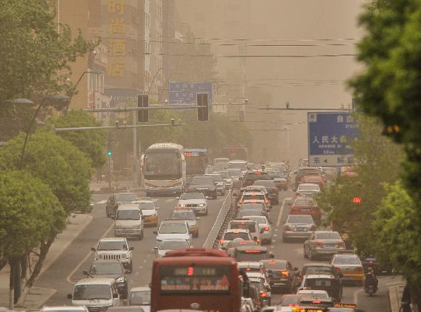 吉林大部遭遇大风扬沙天气”