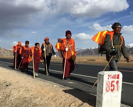 �ຣ��������Ϊ��ʥ����ѡ�װ�������ⱳ�ġ�