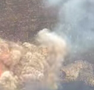 ������һ��ɽ�ڱ�̮�� �����Һ���ը��