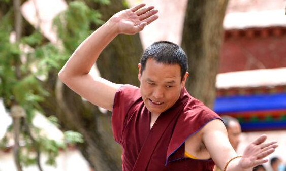 西藏色拉寺 响彻六百年辩经声”