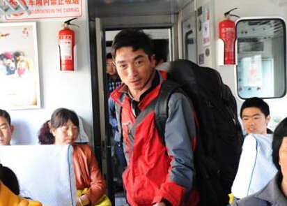 ¤�����ϵ�С�����������ÿ͵ĸϼ���������