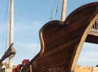 浙江普陀山花费千万打造仿古船 渔火中听海坐禅”