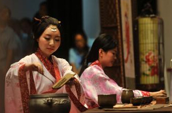 全国职业院校技能大赛选拔赛 重庆学子古装展茶艺”