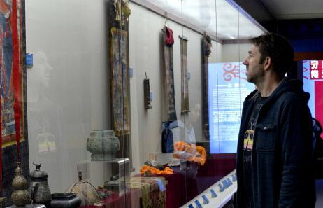 西藏博物馆馆藏捐赠征集移交文物展拉萨开展”