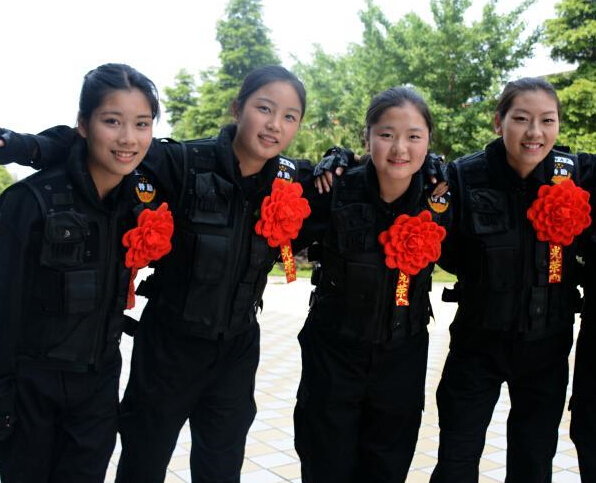 �ɶ�һ����ѧ�������ӡ���Ա��ҵ���ࡱ