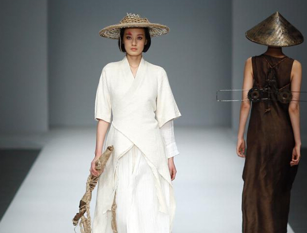 ũҵѧҵʱװƷ ģش㡱