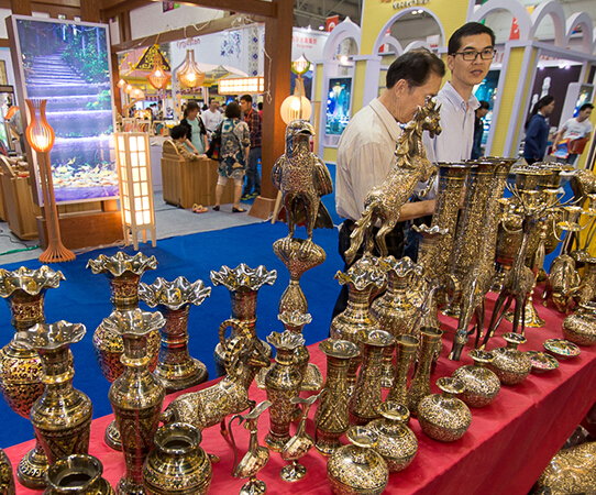 ���ݺ�˿չ̨ŨŨ����� ��ɫ��Ʒ��������