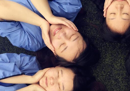 �����ѧ���ġ�����硱��ҵ�ռ�¼У԰���