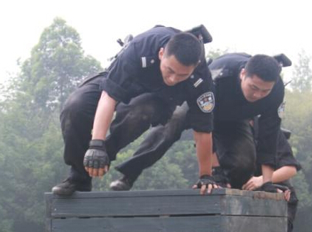 �Ĵ�������սѵ��һ����ѵ��ʽ�ڳɶ����С�