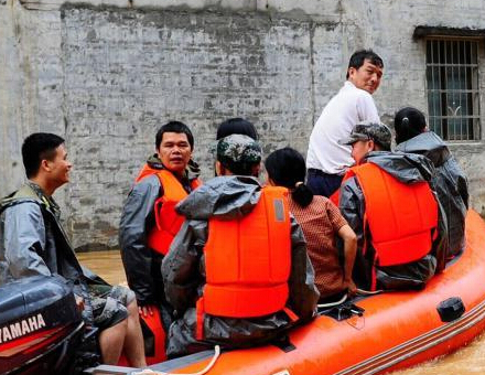 �㶫��������ˮλ���� �ٱ�������Ƥͧ�Ѿ����־���