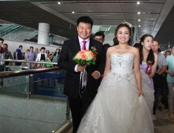 ������ר�ֶ���ӭ�׶� ������������顱