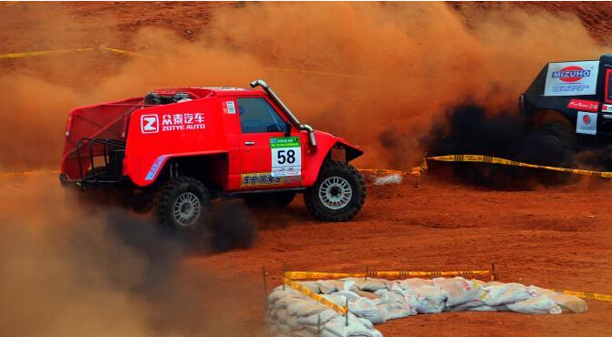 �й���������ԽҰ���ں�����Ѩ������