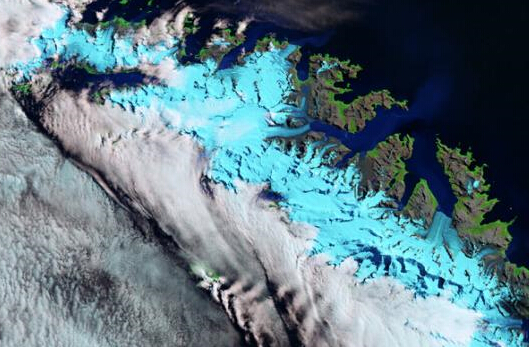 航拍大西洋岛屿冰川”