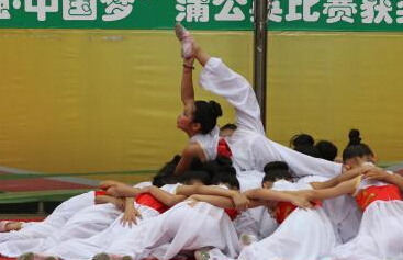 ����Сѧ��У԰���ظ������조��һ����