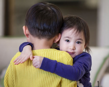 《爸爸回来了》带领观众回归童心”