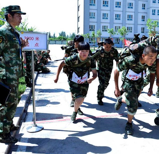 �½��߷����徺�� ��Ů�ٱ�ͬ������һ�ȸߵ͡�