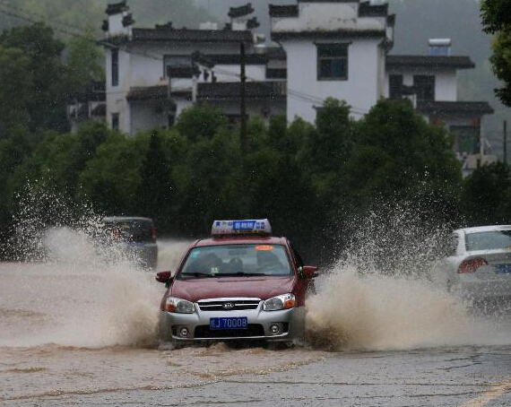 南方大部强降雨继续”