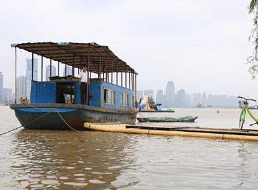 暴雨致江西江河水位暴涨 赣江南昌段水位创入汛新高”