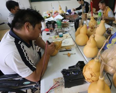 ֣��Ϊ�м����������ѵ�ӻ����ա�