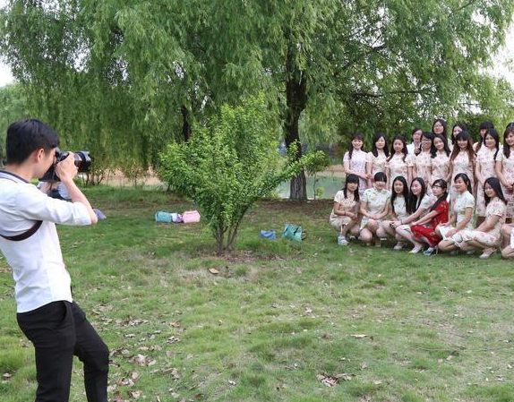 ������ѧ���ı�ҵ��׬Ǯ ����������40����Ԫ��