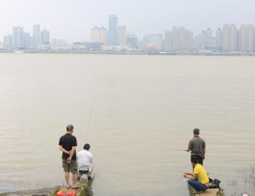 �����½�������ˮλ���� �ӽ��ϲ���ˮλ����Ѵ�¸ߡ�