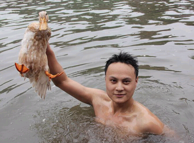 ���Ϸ�˹ų������º���Ѽ��ӭ���硱