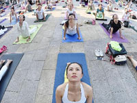 �������٤��