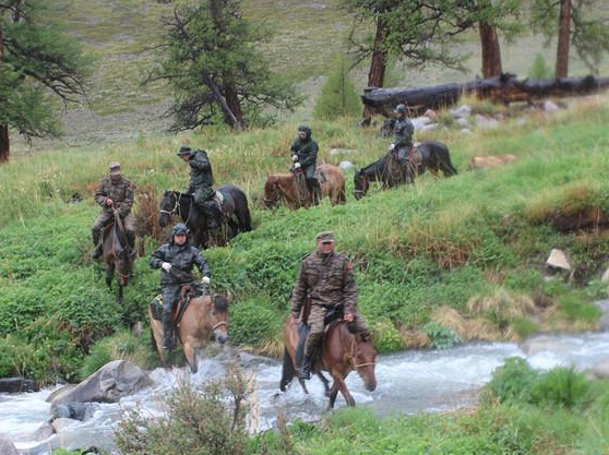 ���ɱ߷����˿�չ����Ѳ�ߡ�