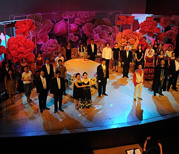 �ײ��������족���ĸ�硶�軨Ů���������ݡ�