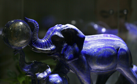 �׽����ʯ��Ʒչ���౱���˼�԰��