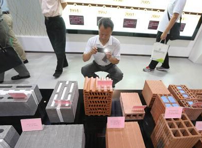 ���ܡ���ש�������Ͼ���ɫ��������չ��