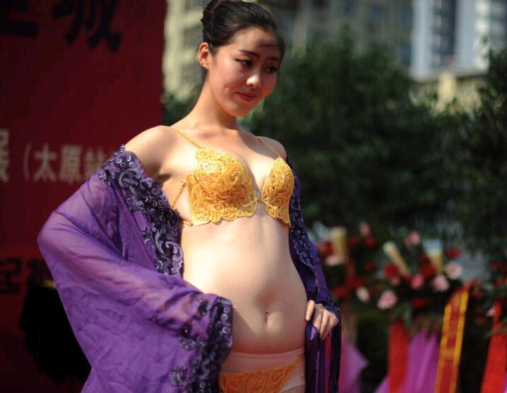 ɽ����ͷ���ݻƽ������� ÿ�׼�ֵ400��Ԫ��