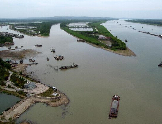 ���ӽ��ն�ˮλ�ƽ������ߡ�