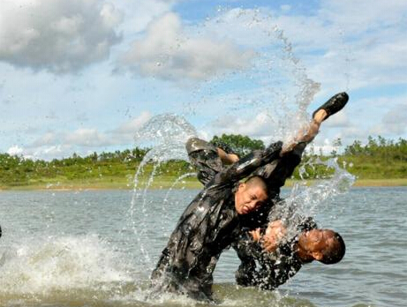 �����߷���������ˮ�в��� ��װ�ʾ��ڡ�