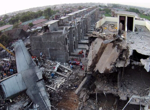 ӡ���������׹�ٱ�ը ����������¥��Ԯ�Ѷȴ�